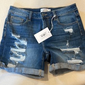 NWT cello size M shorts. Super cute!